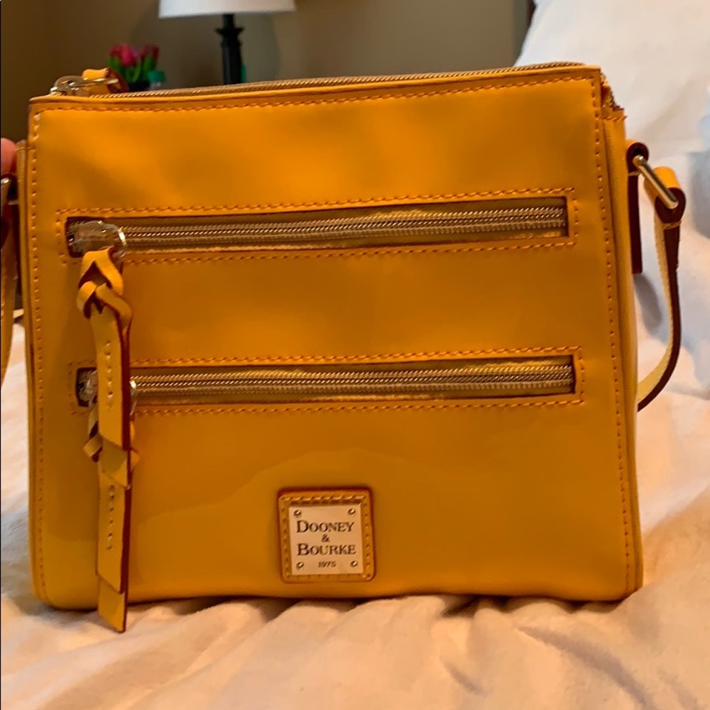 Dooney & bourke patent leather crossbody